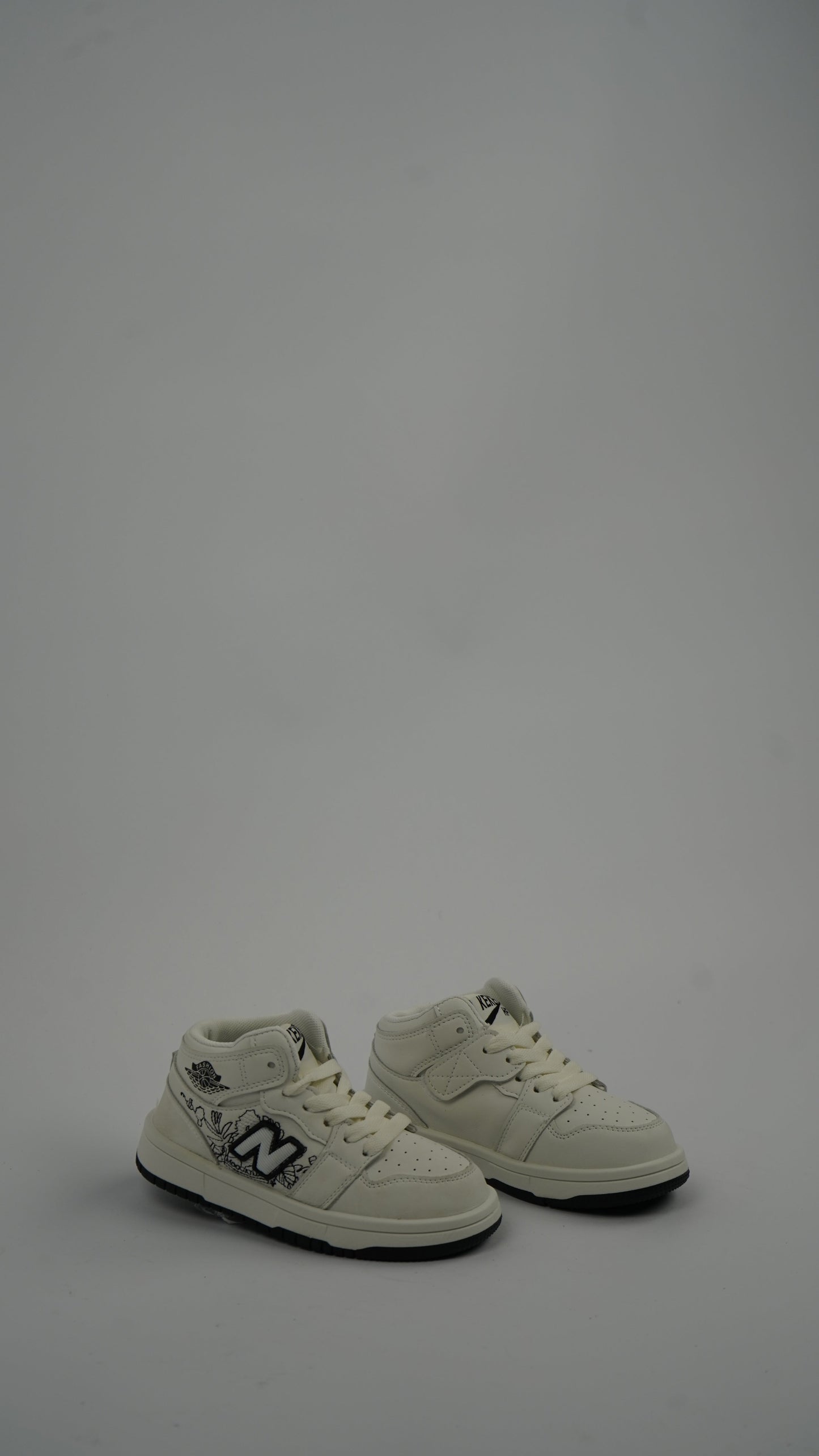 Enfant Chaussure N Blanches