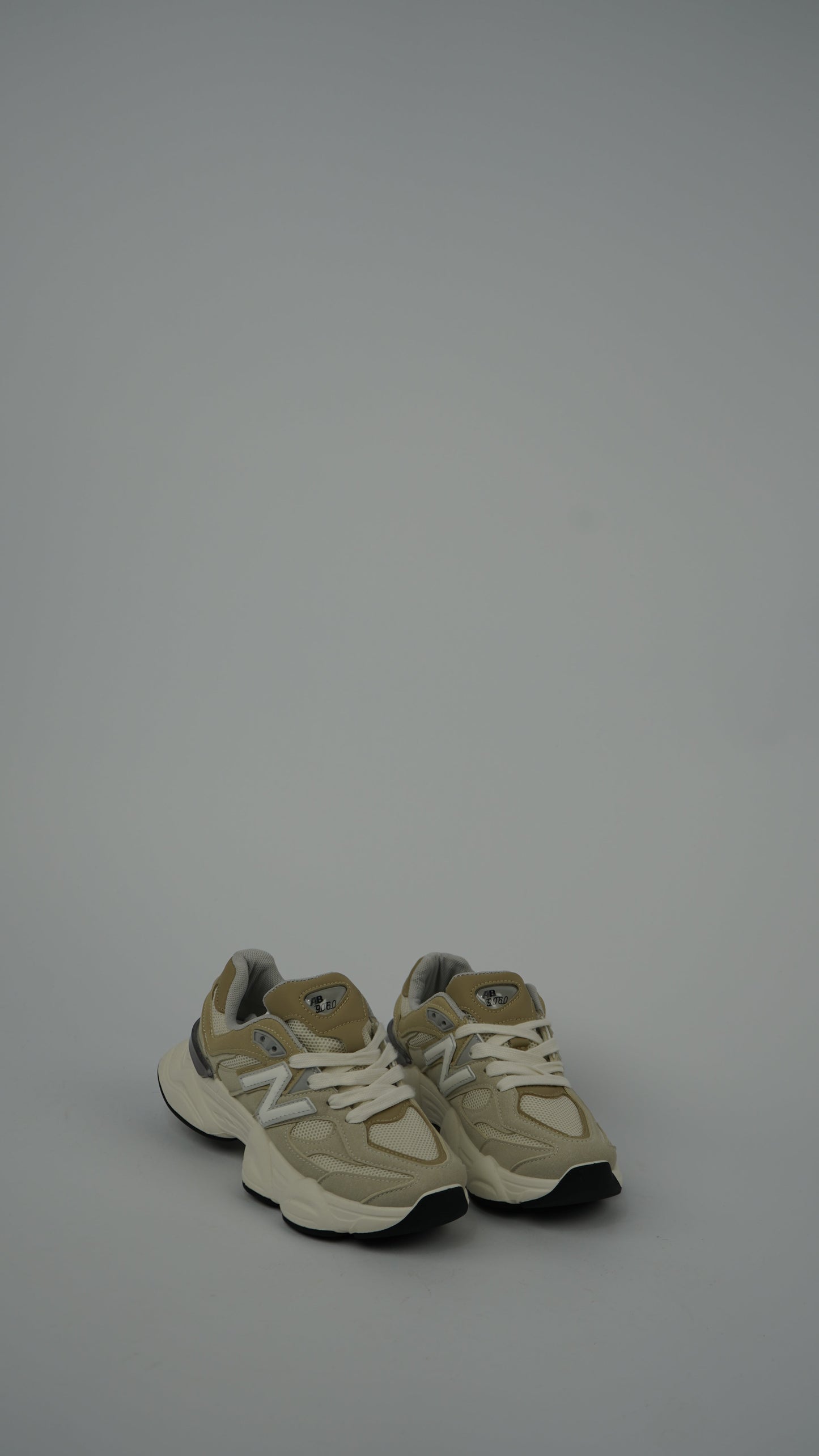 New Balance 9060 Creamy Beige