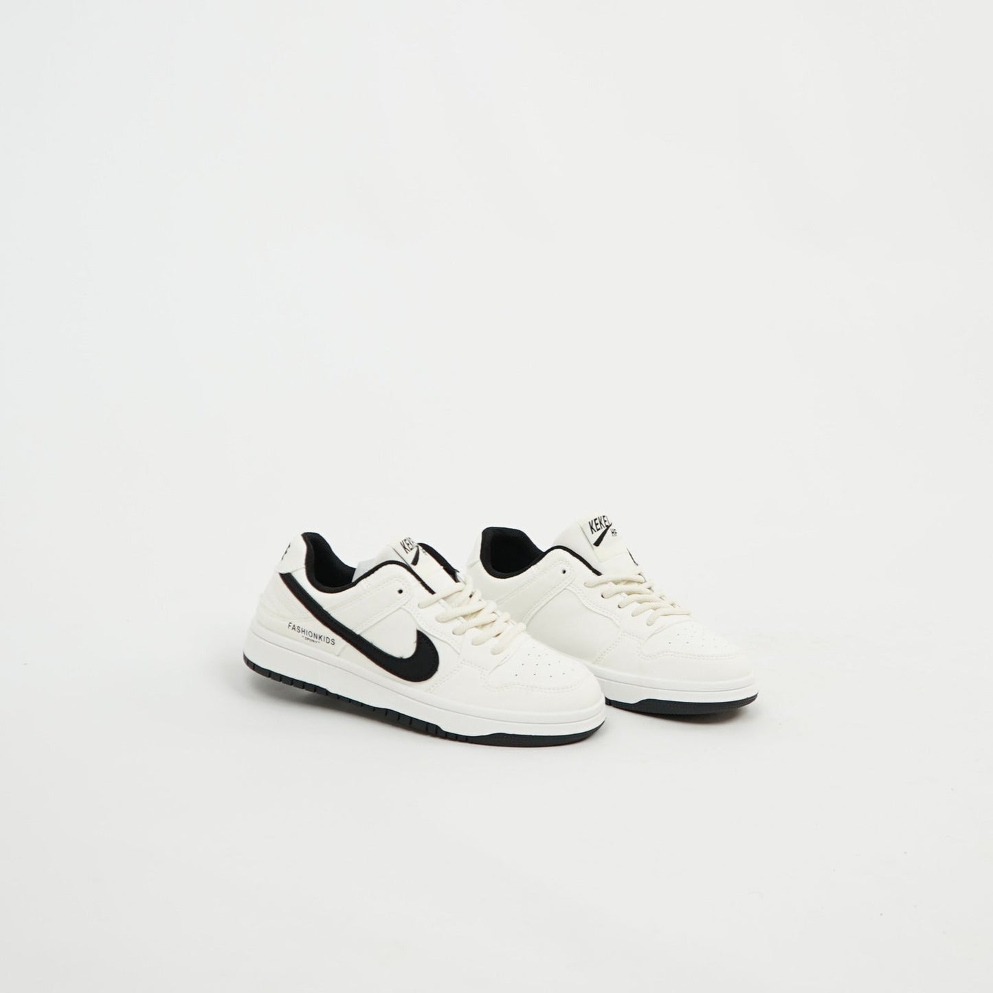 Nike Dunk Low - Blanc / Noir