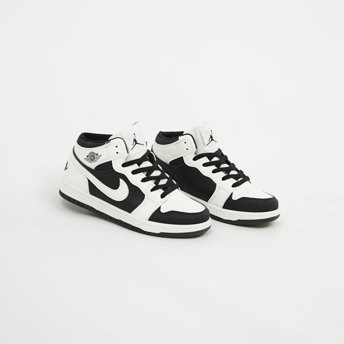 Air Jordan 1 Mid – Black Toe Red