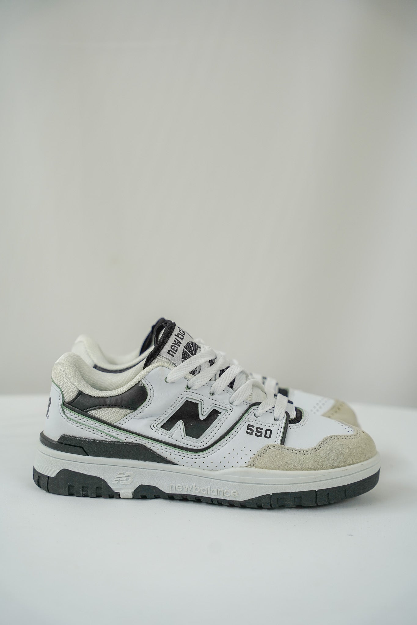 New Balance 550 Simple 