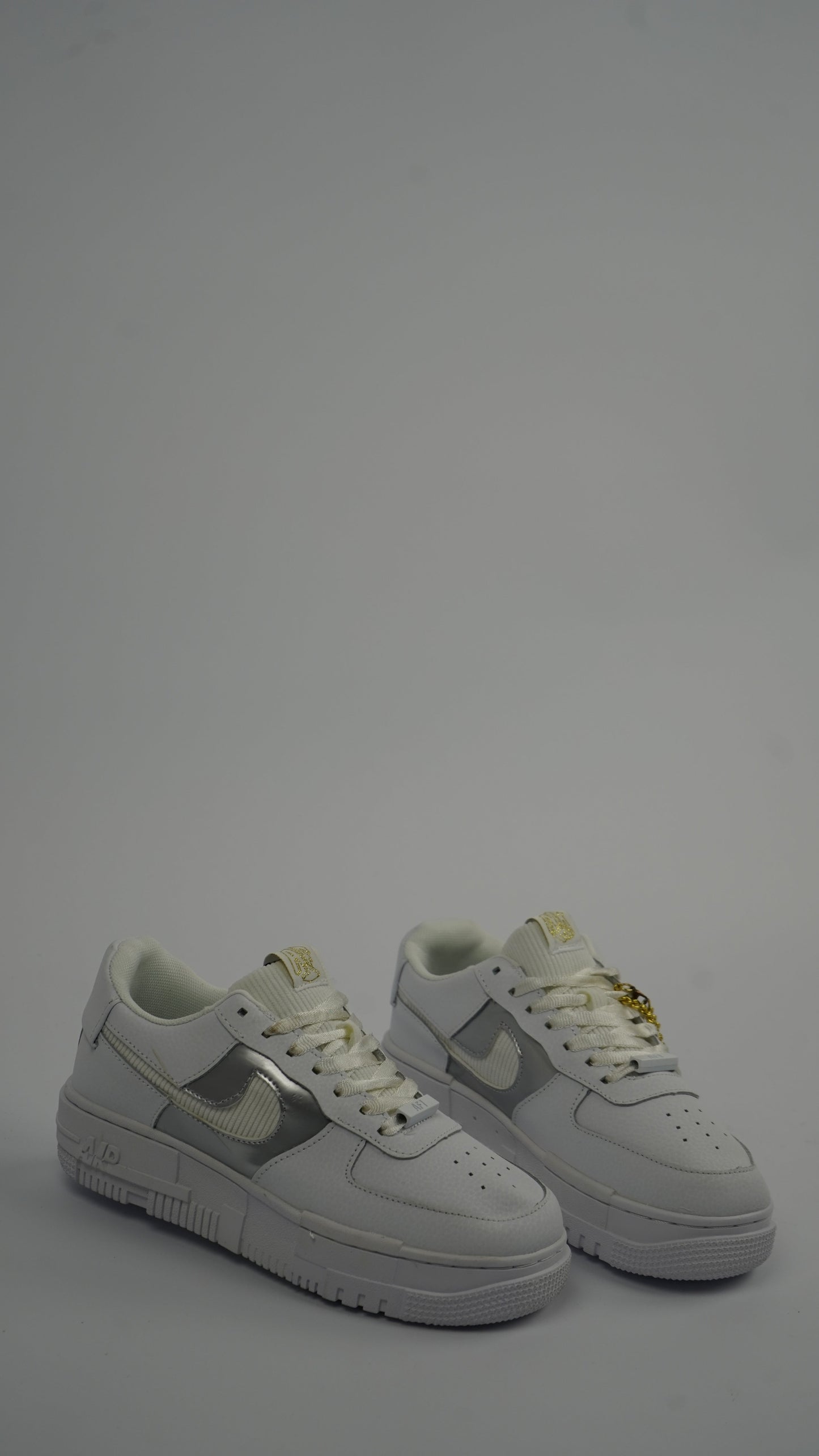 Nike Air Force 1 Pixel 