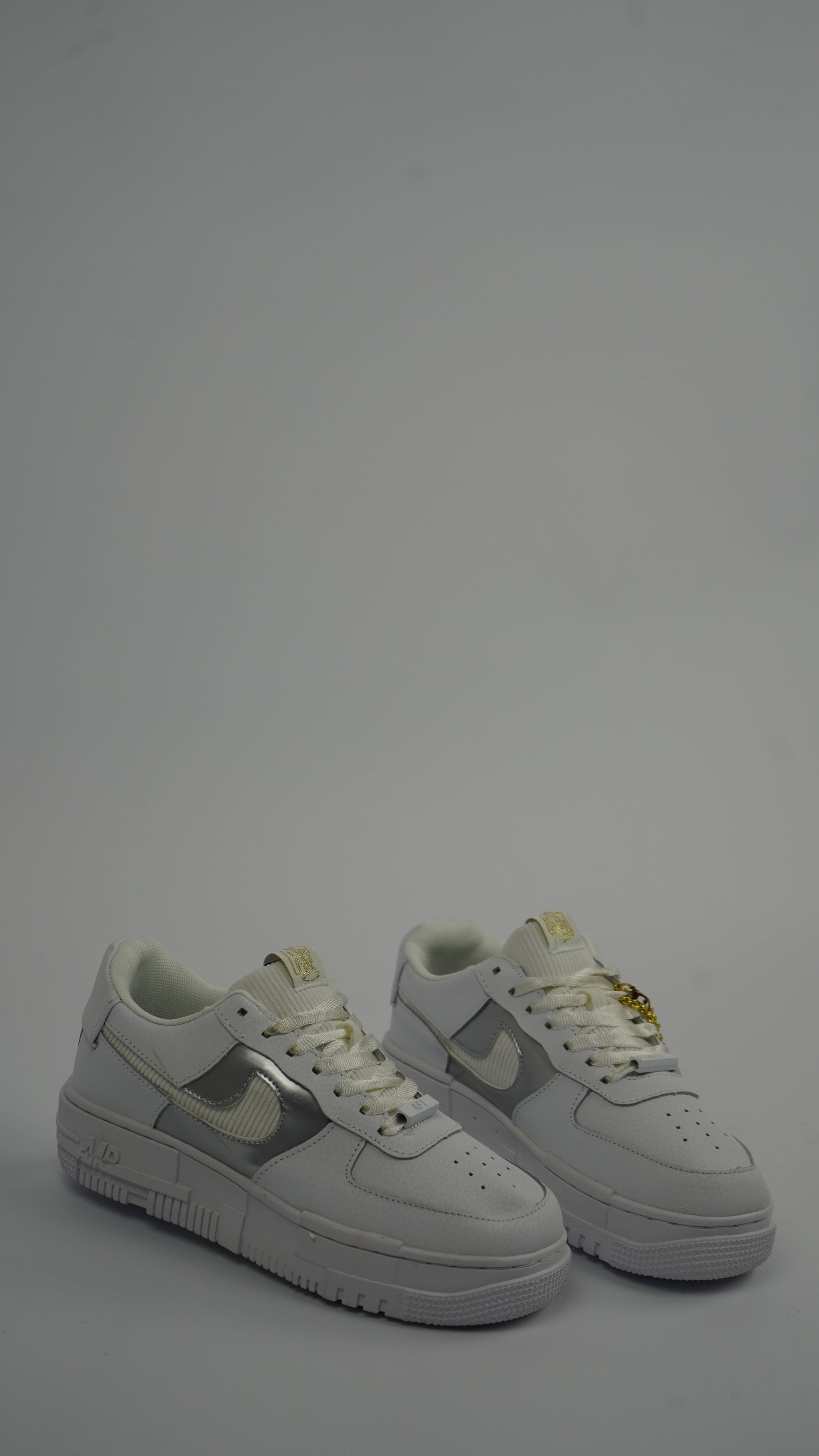 Nike Air Force 1 Pixel 