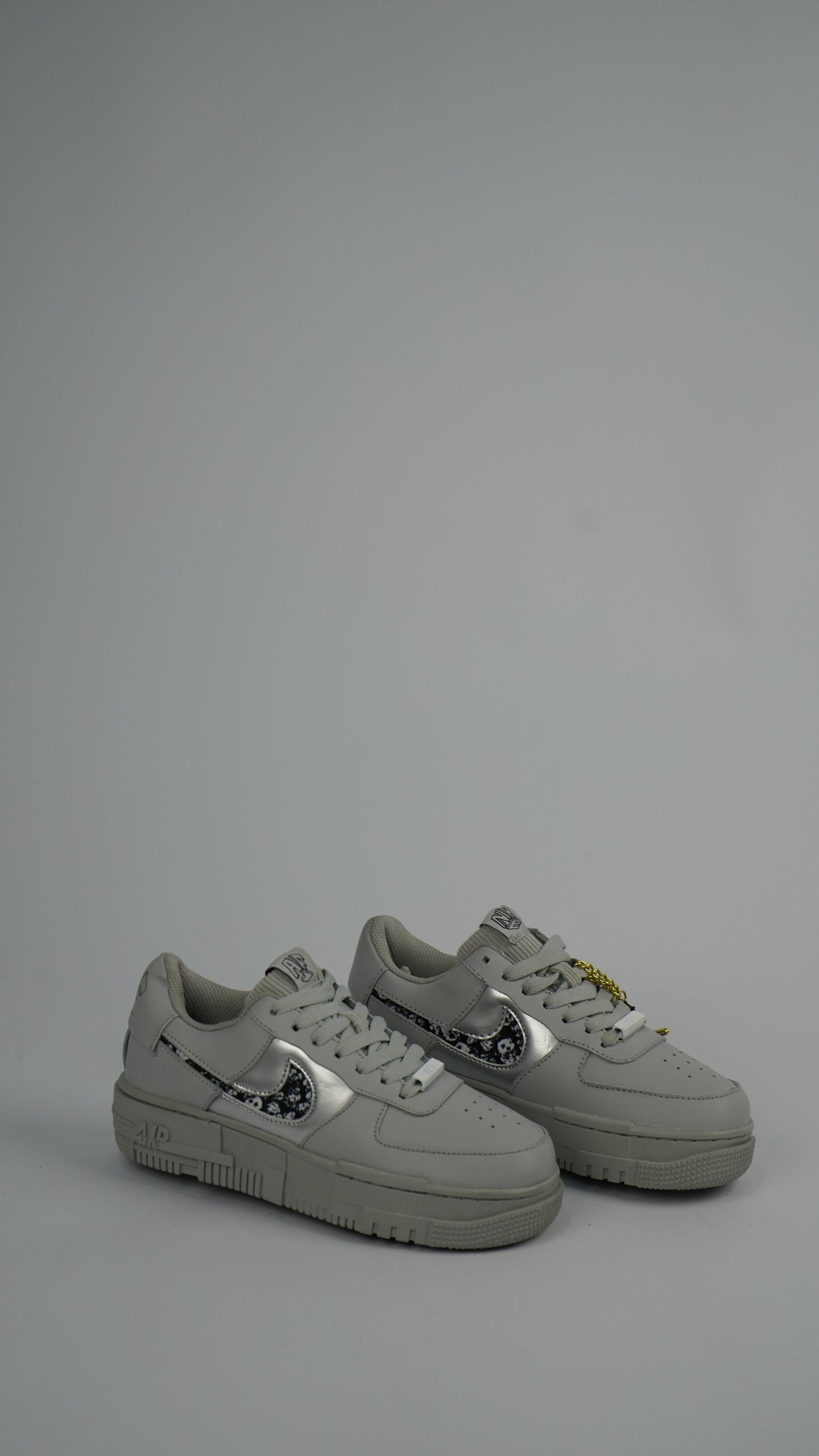 Nike Air Force 1 Pixel Grey 