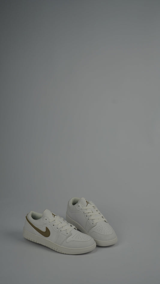 Air Jordan Low Blanches Beige 