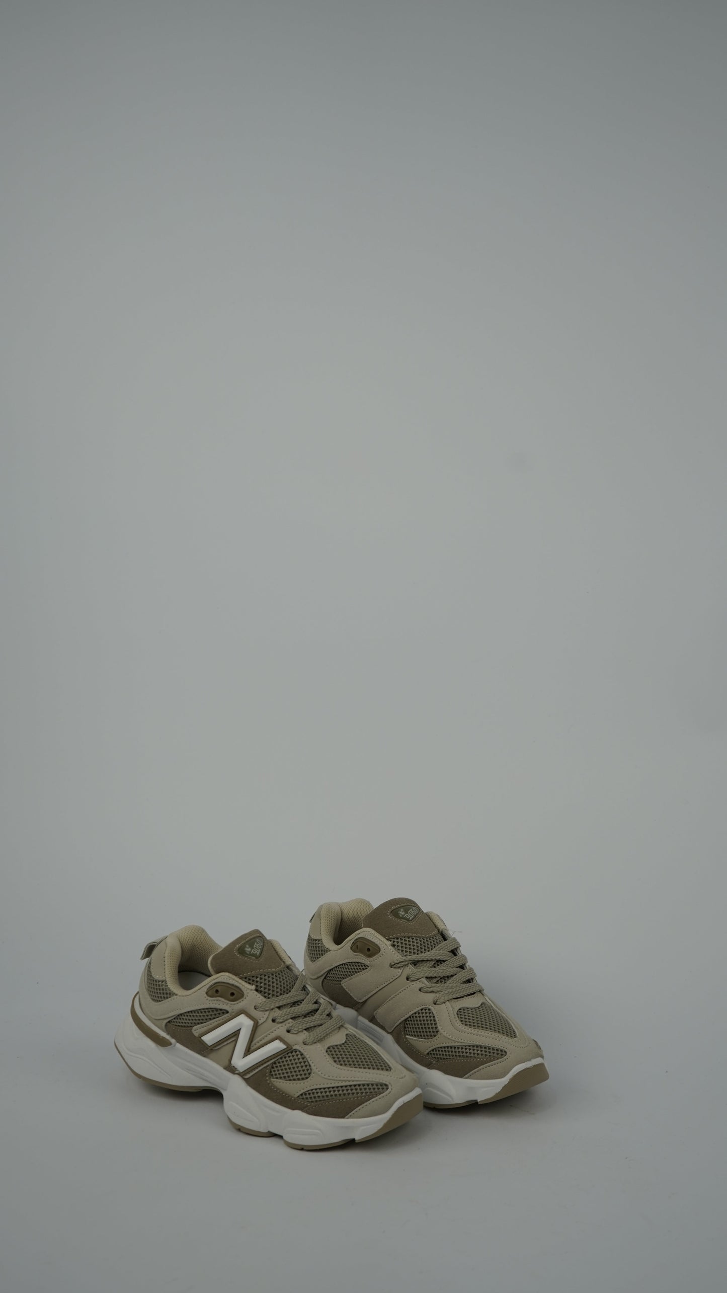 New Balance 9060 Dark beige 