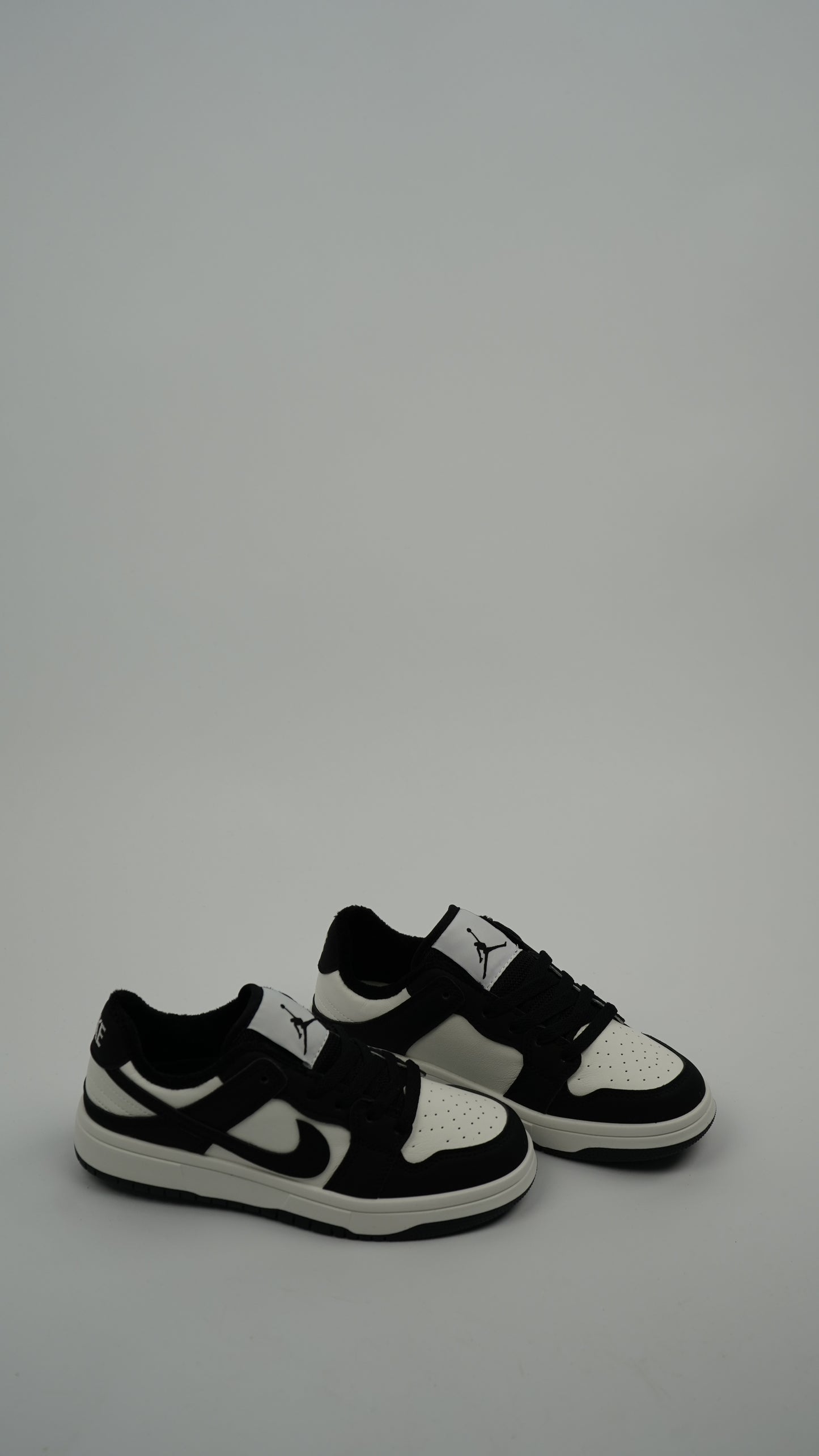 Air Jordan Low Black White