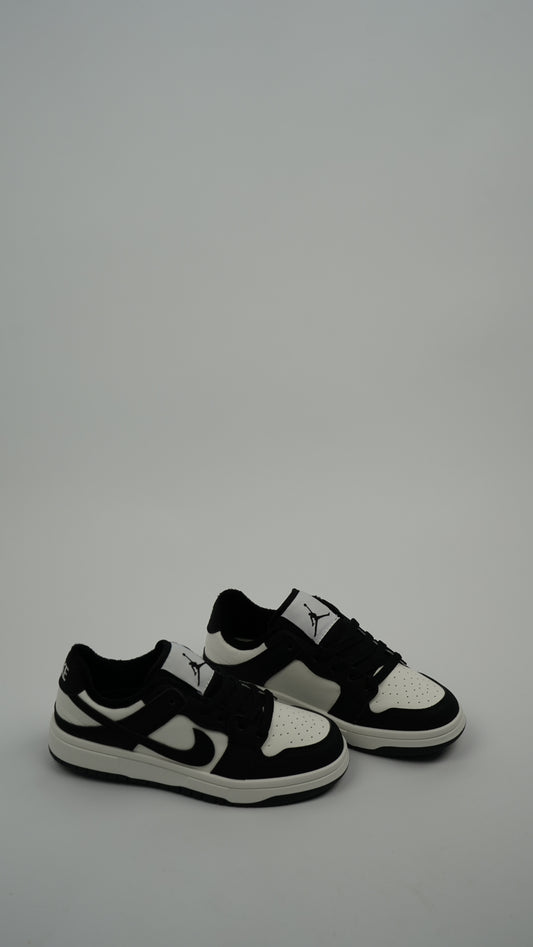 Air Jordan Low Black White