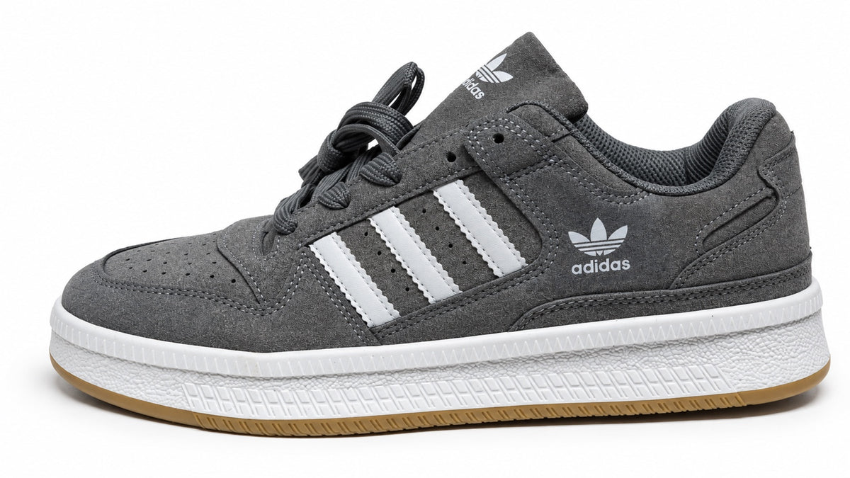 Sneakers Adidas grises et blanches pointures 36 et 40