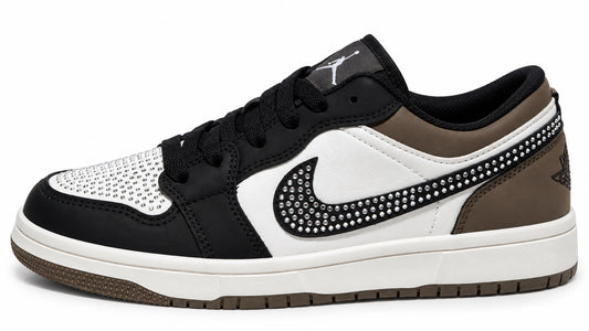 Air Jordan 1 Low custom noir blanc et brun avec strass pointure 39