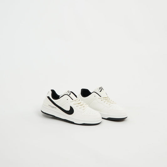 Nike Dunk Low - Blanc / Noir 