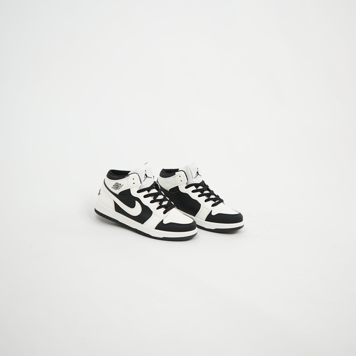 Air Jordan 1 Mid – Black Toe Red 