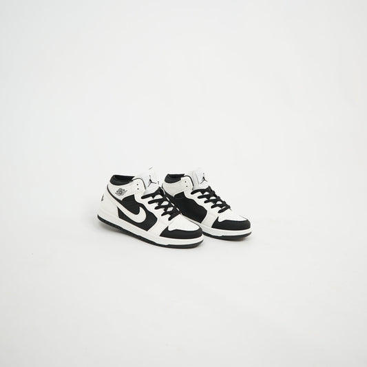 Air Jordan 1 Mid – Black Toe Red 