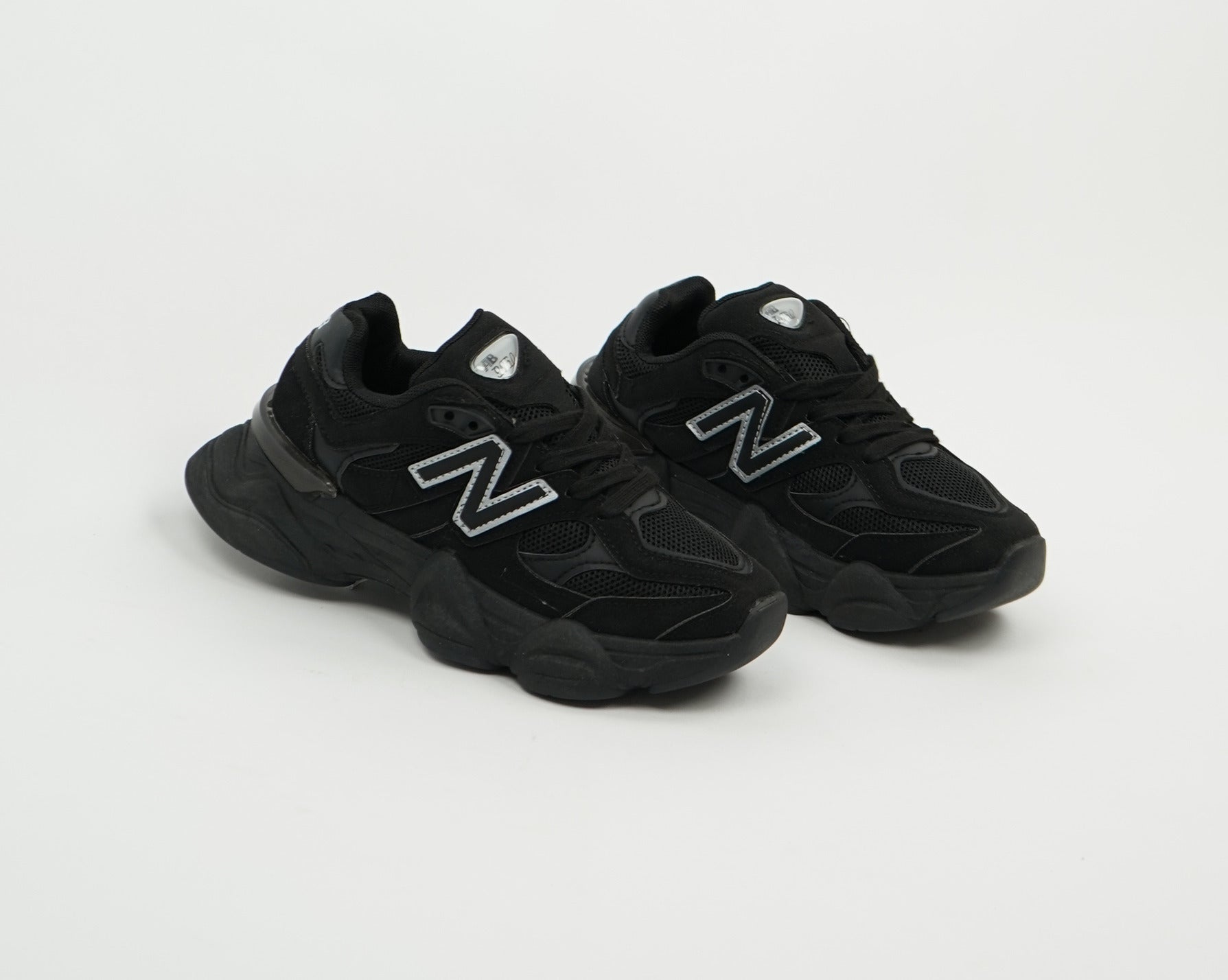 New Balance 9060 Grey Cream 
