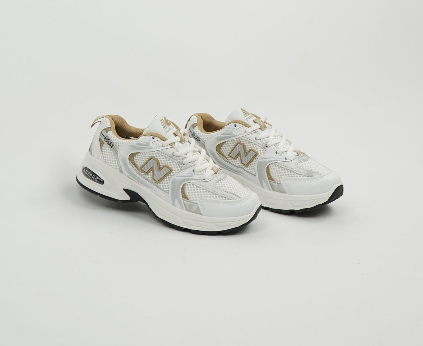 New Balance 530 White Beige. 