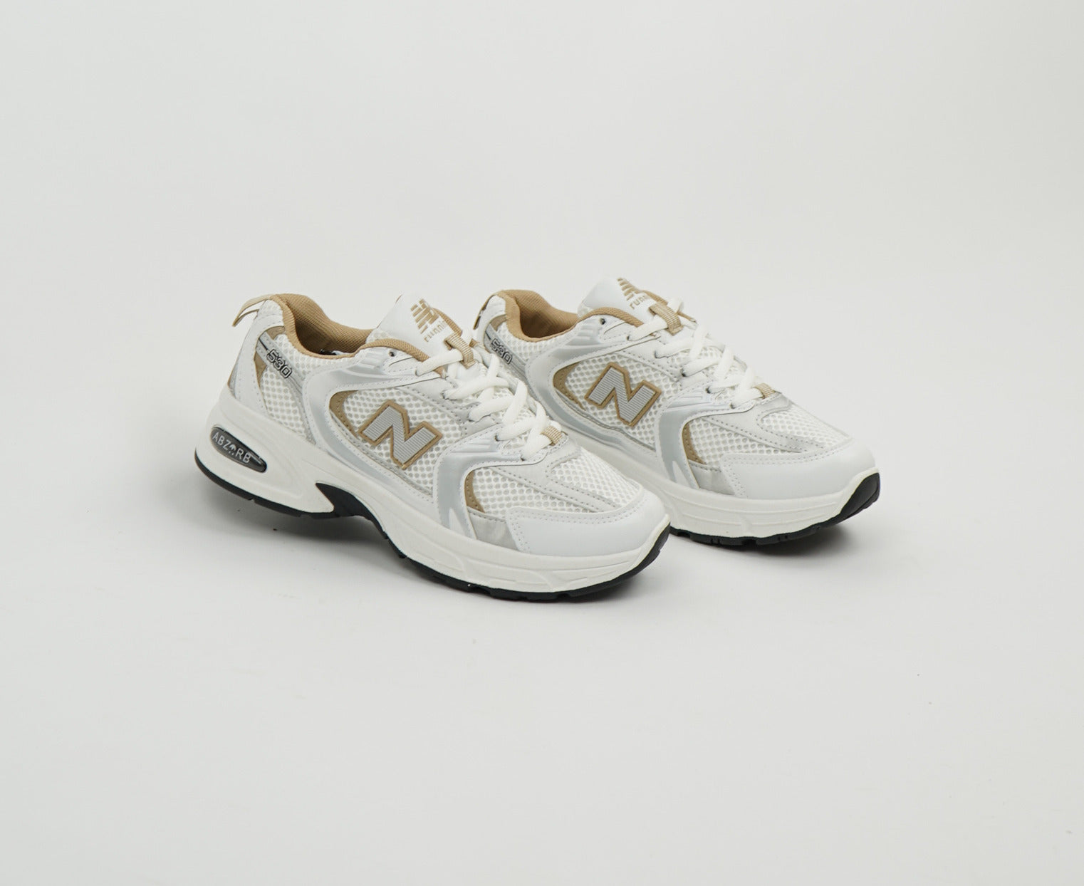 New Balance 530 White Beige. 