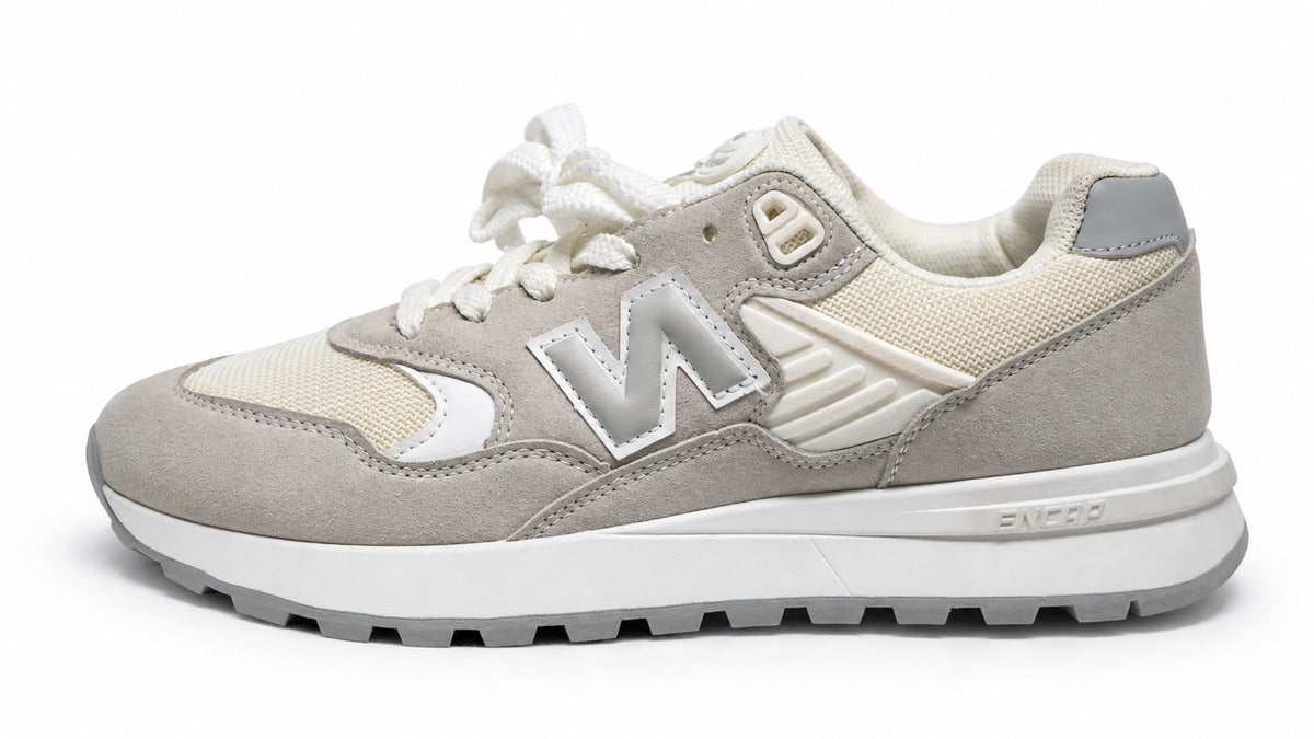 New Balance gris clair et crème pointure 42